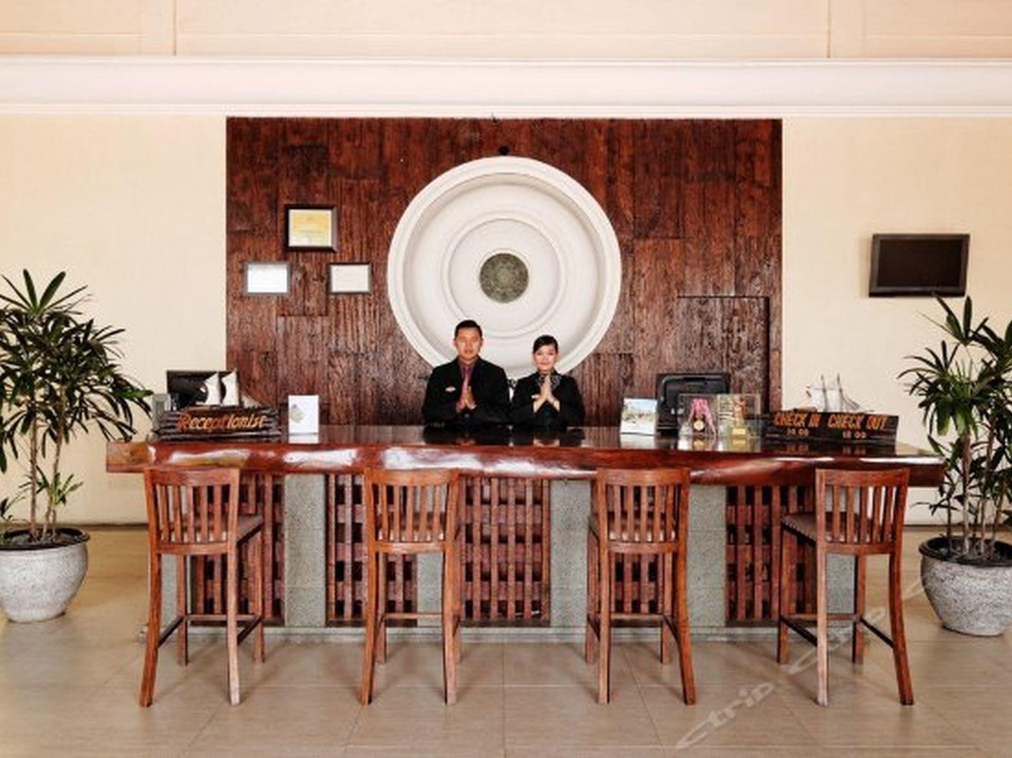 Jambuluwuk Convention Hall & Resort Batu Extérieur photo