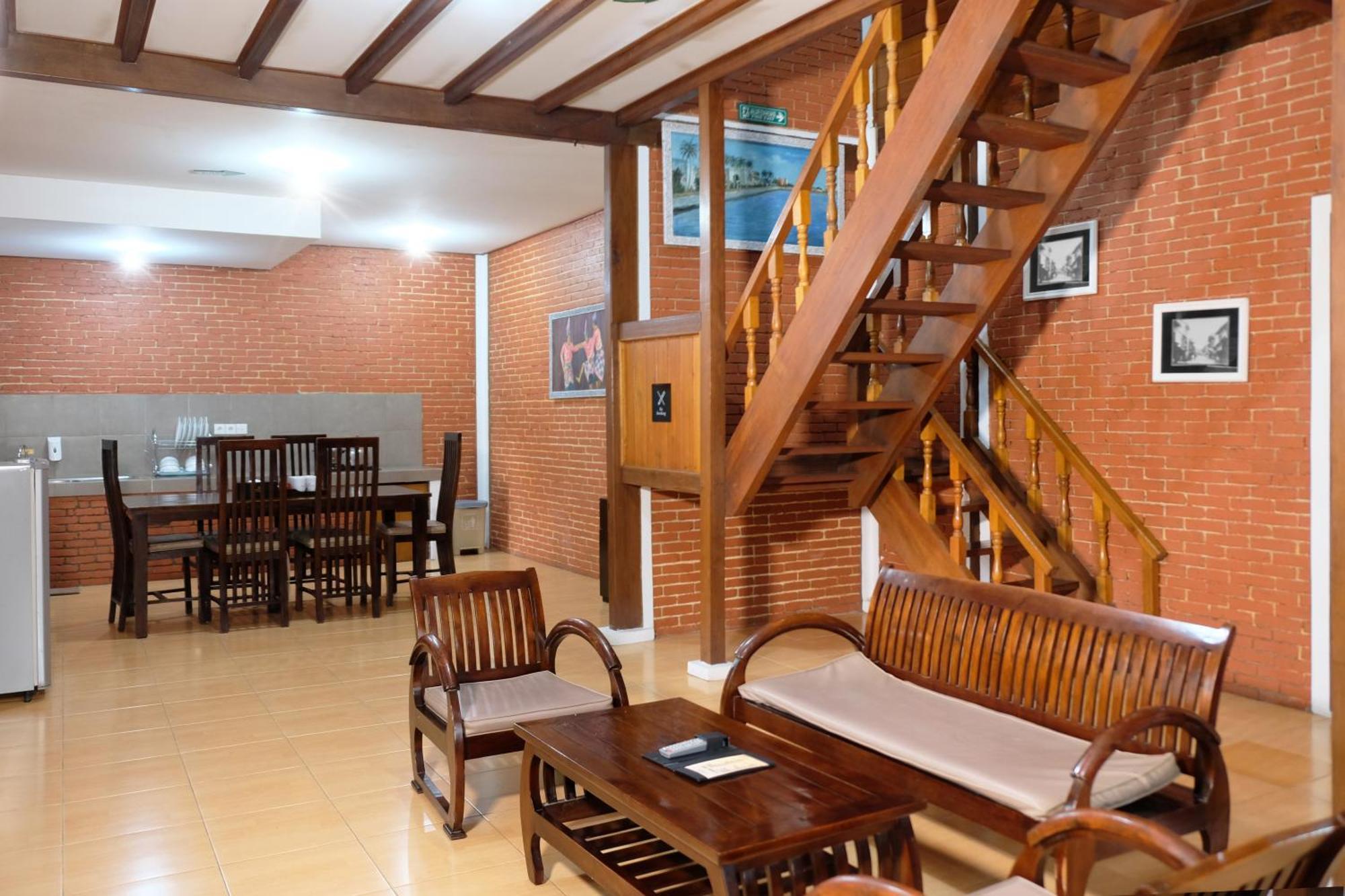 Jambuluwuk Convention Hall & Resort Batu Extérieur photo